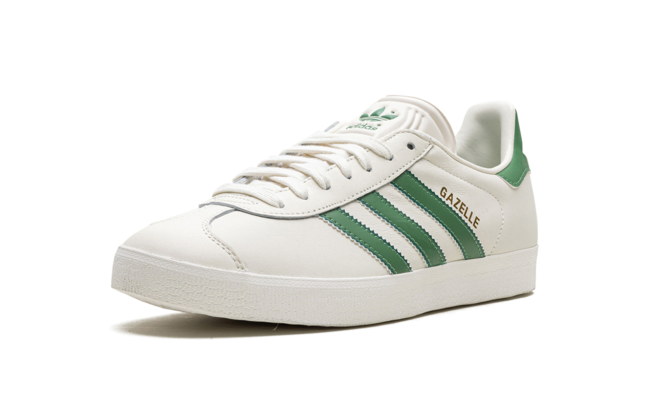 Lichte groene Adidas Gazelle schoenen met Off White details, comfortabele sneakers voor dagelijks gebruik.