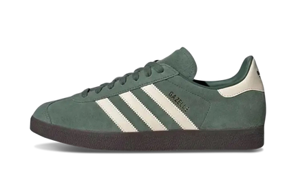 Witte Adidas Gazelle "Mexico" schoenen met gele en groene details, zijaanzicht van de sportieve casual schoenen