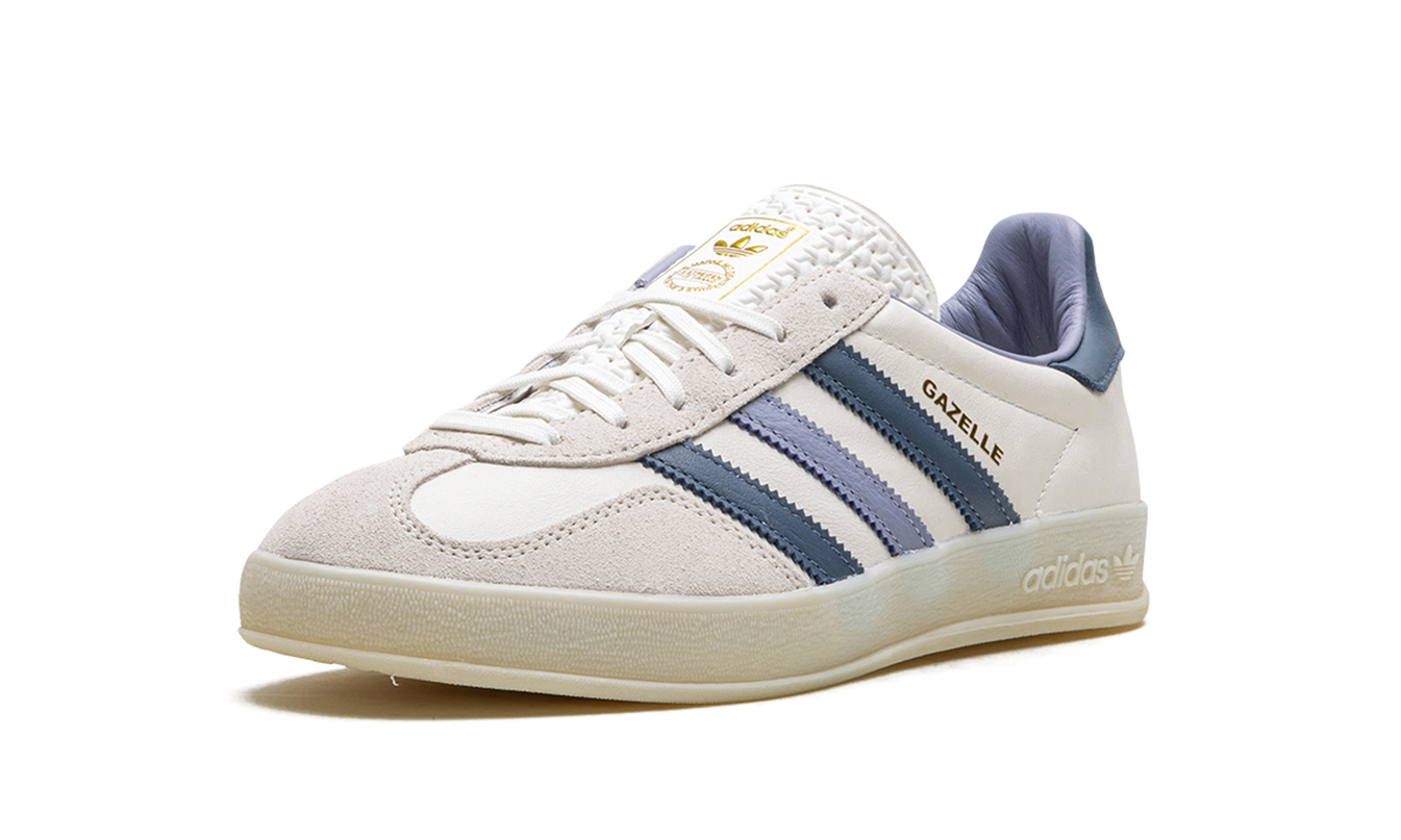 Adidas Gazelle Indoor schoenen van mijn winkel, preloved, zwart met witte details, comfortabele sneaker voor binnengebruik