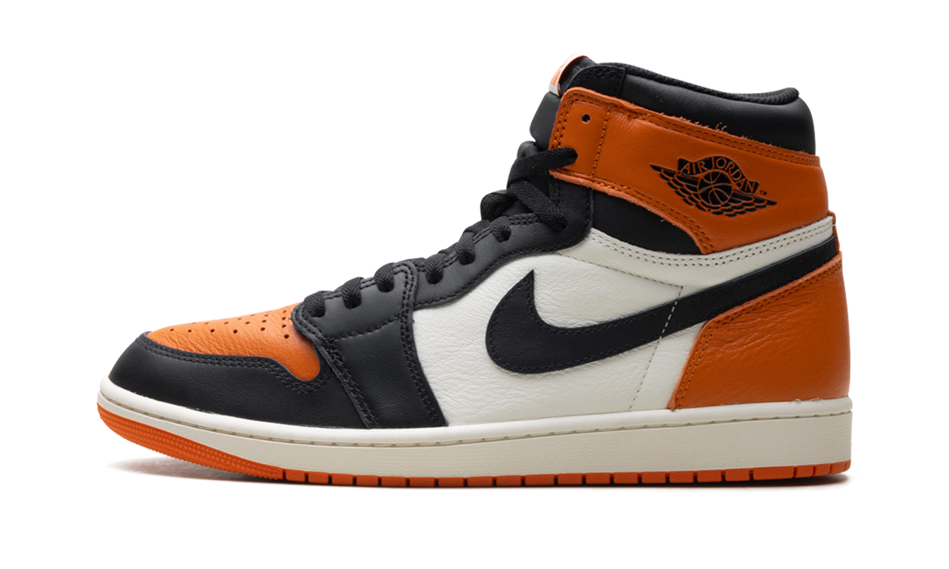 Air Jordan 1 High OG "Shattered Backboard" schoenen in zwart, oranje en wit met leren details en hoge snijlijn.