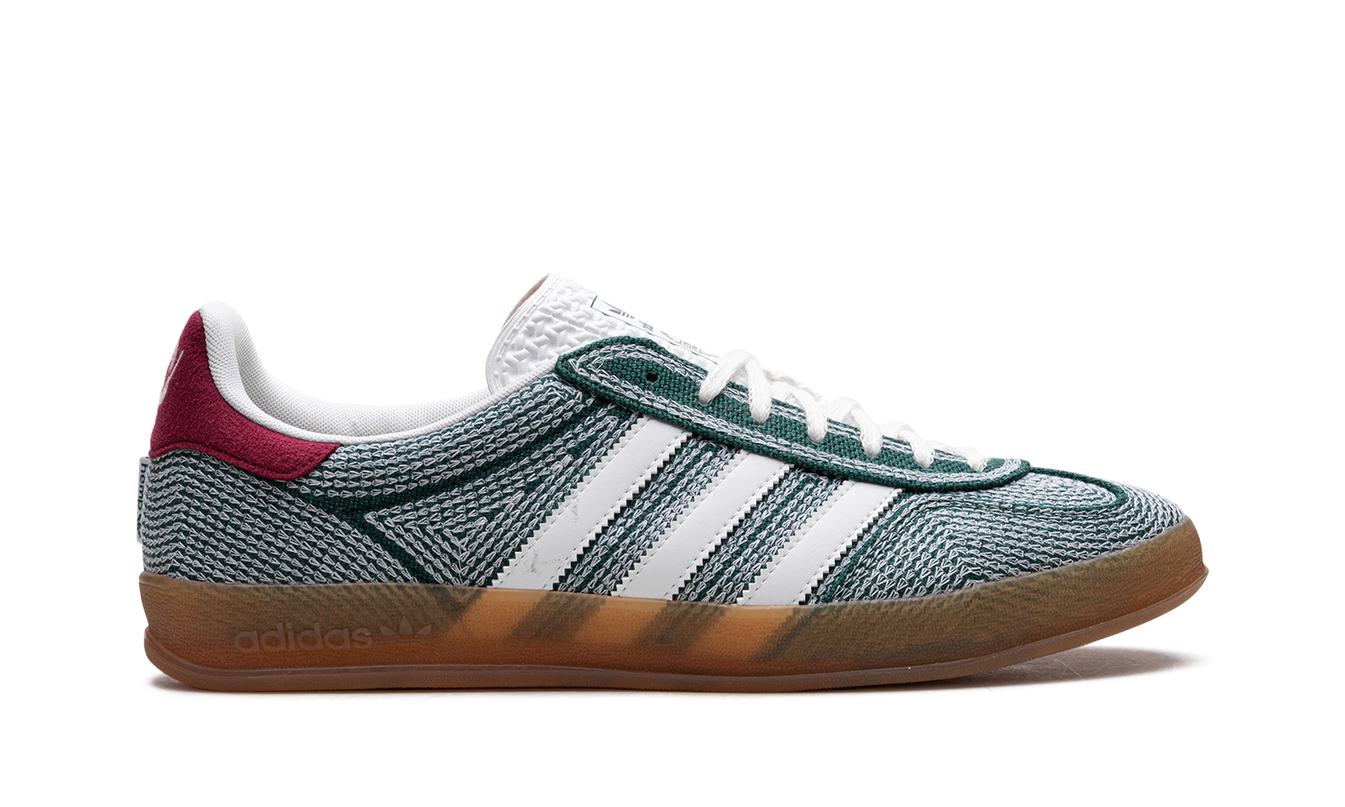 Adidas Gazelle Mid Indoor schoenen in wit en groen met oranje details, ontworpen door Sean Wotherspoon.