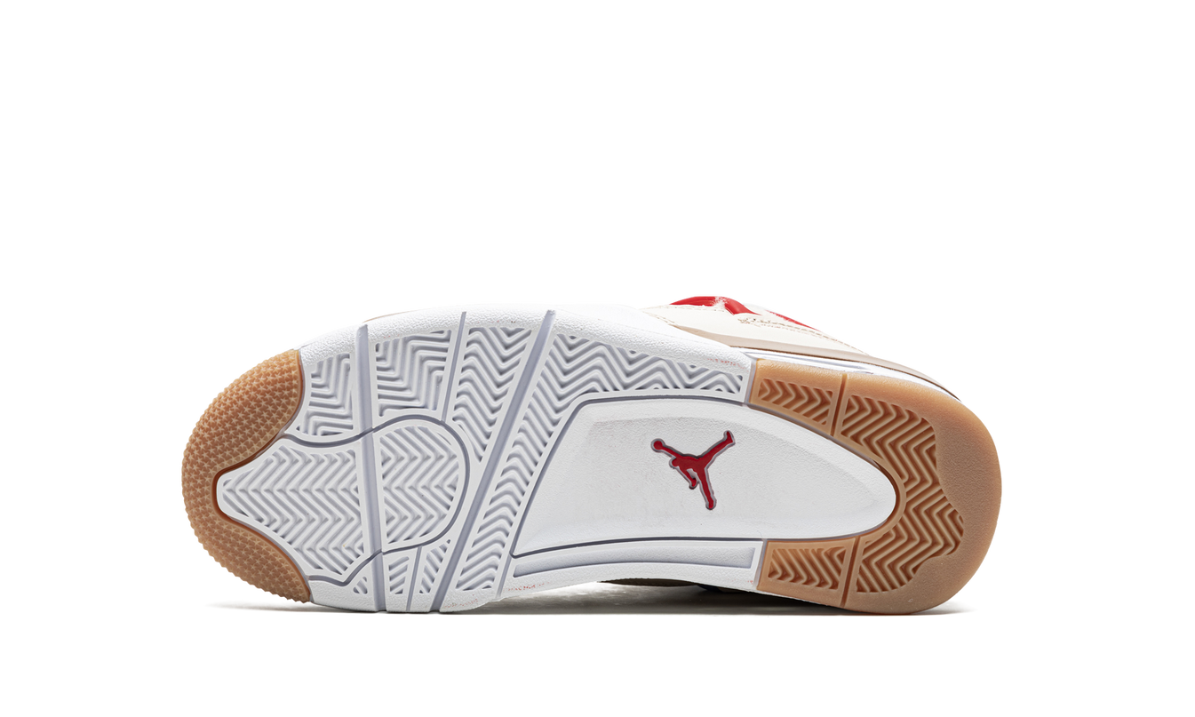 Witte en zwarte Air Jordan 4 Retro GS schoenen met Wild Things Are ontwerp, Nike sneaker voor jongens