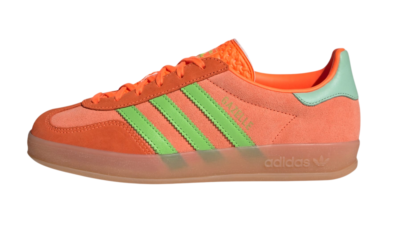 Witte Adidas Gazelle Indoor damesschoenen in Solar Orange kleur, sportief en comfortabel voor binnenactiviteiten