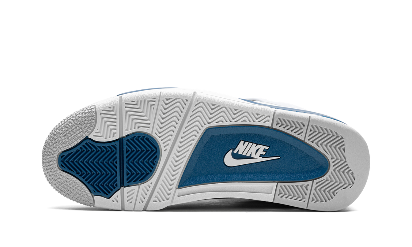 Leren Air Jordan 4 OG schoenen in Military Blue met witte en grijze details, zicht van de zijkant.