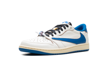 Lichte Sail Air Jordan 1 Low sneakers met Travis Scott en Fragment ontwerp, lage schoenen met beige en bruine details