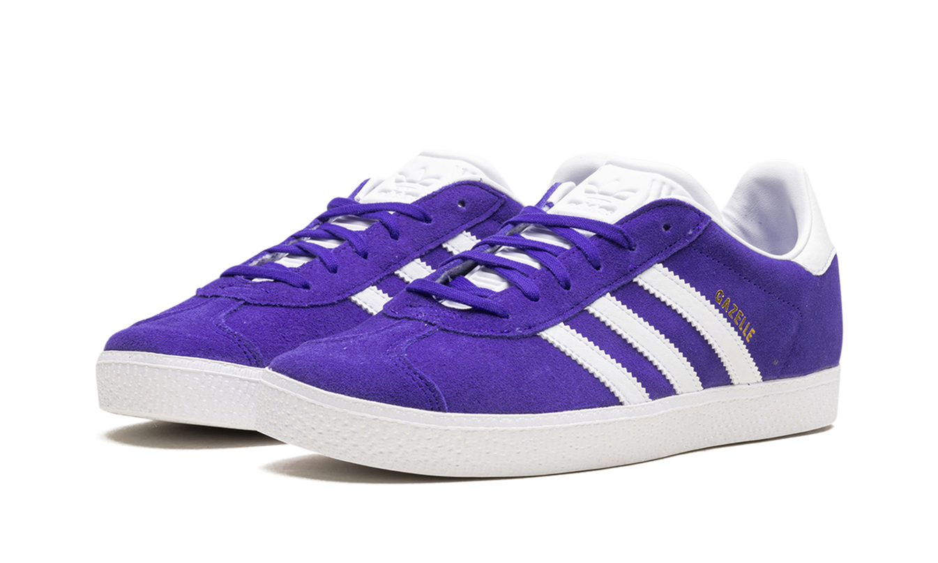Adidas Gazelle GS sneakers in Energy Ink kleur, blauwe schoenen met witte zool en opvallende details.