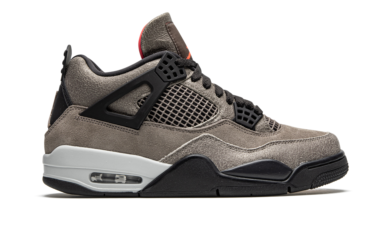Lucht Jordan 4 Retro Taupe Haze schoenen in taupe en grijs met witte accenten, silhouet en details zichtbaar in de afbeelding.