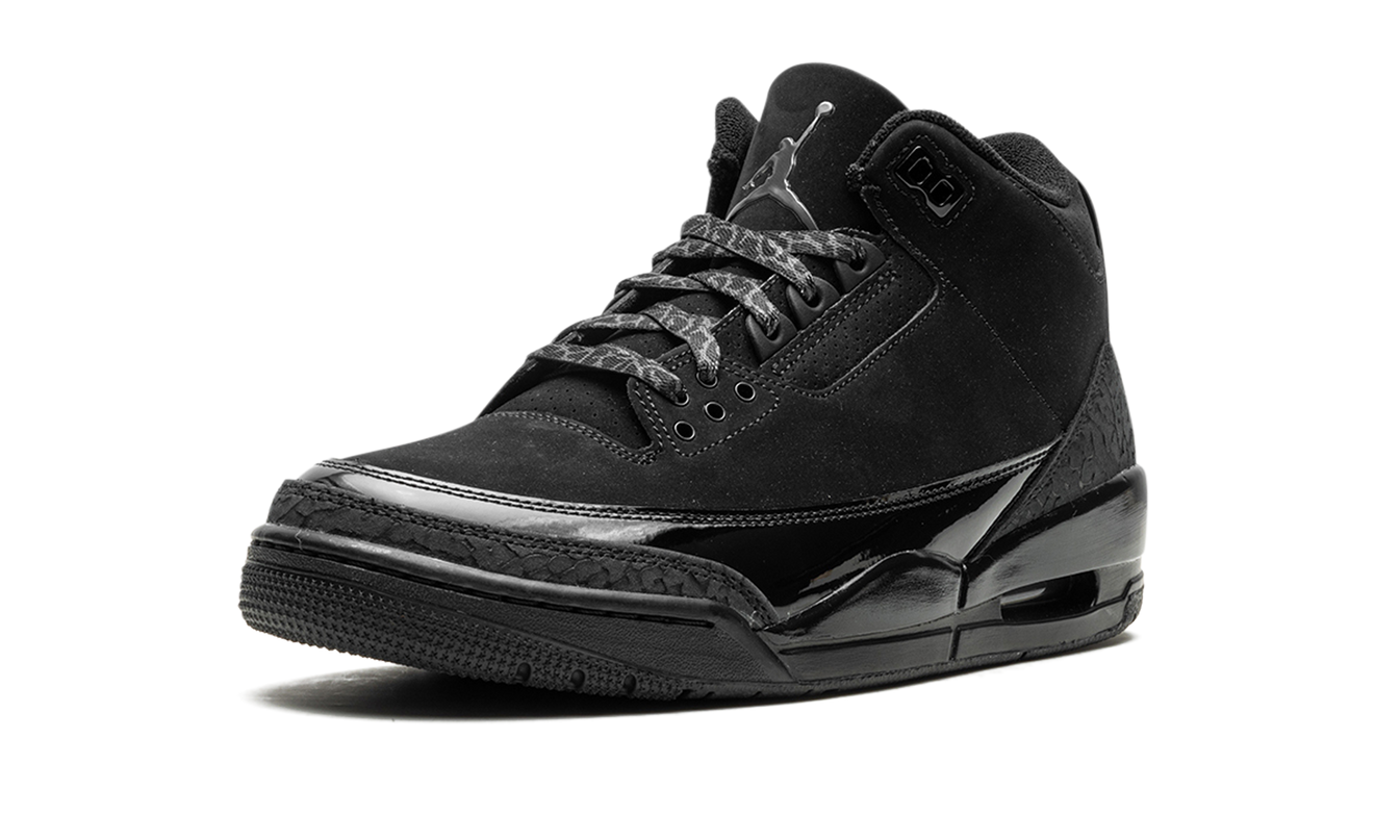 Zwarte Air Jordan 3 "Black Cat 2025" sneakers van Mijn winkel, close-up van het schoenenontwerp en materialen