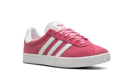 Adidas Gazelle 85 roze sneakers voor dames, lichtroze en witte sportieve schoenen, uitstekende pasvorm en stijl