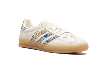 Dames Adidas Gazelle Indoor schoenen met Liberty London bloemprint, stijlvolle en comfortabele sportschoenen voor binnengebruik