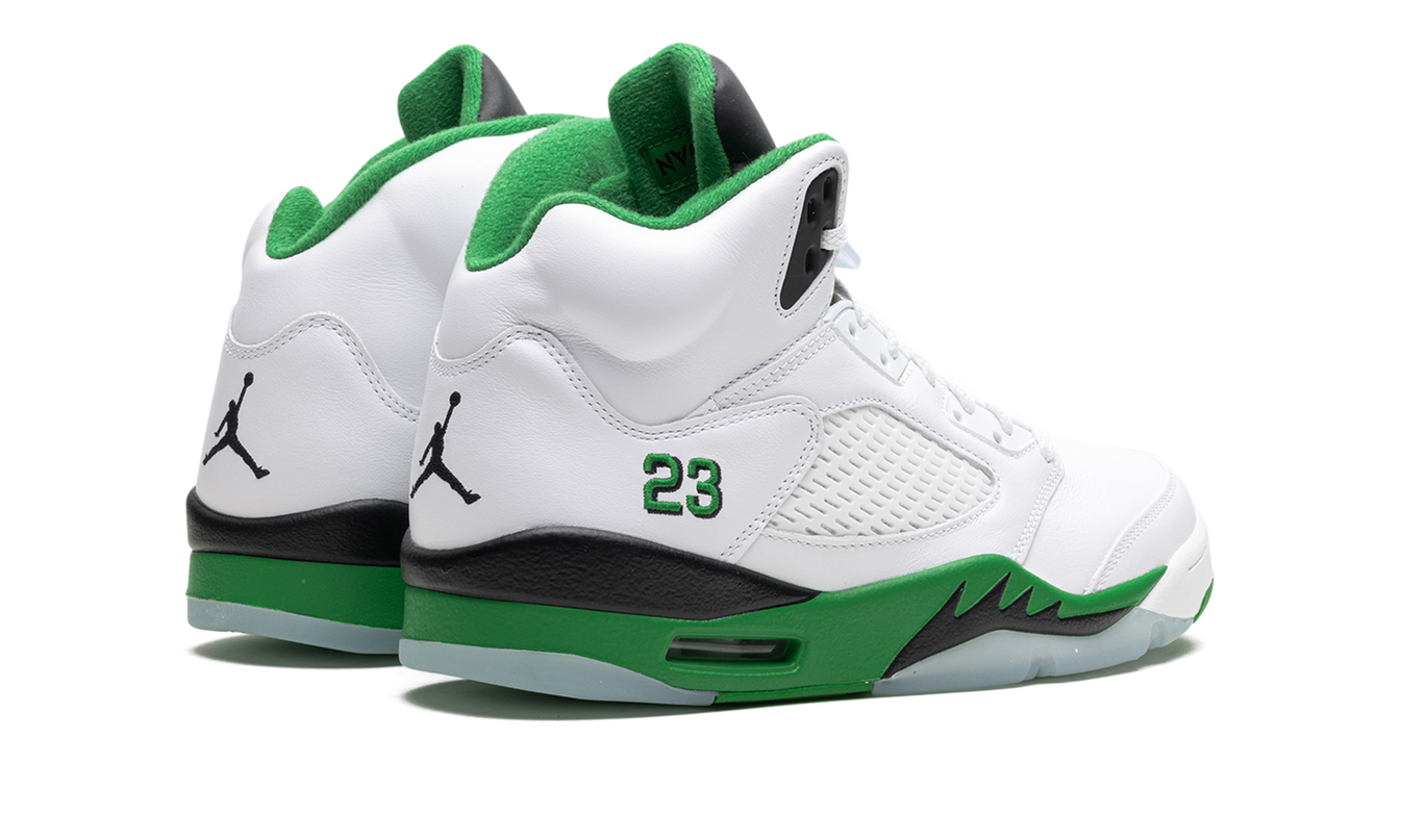 Witte en groene Air Jordan 5 WMNS sneakers met groen detail en witte zool, sportieve schoenen van Mijn winkel