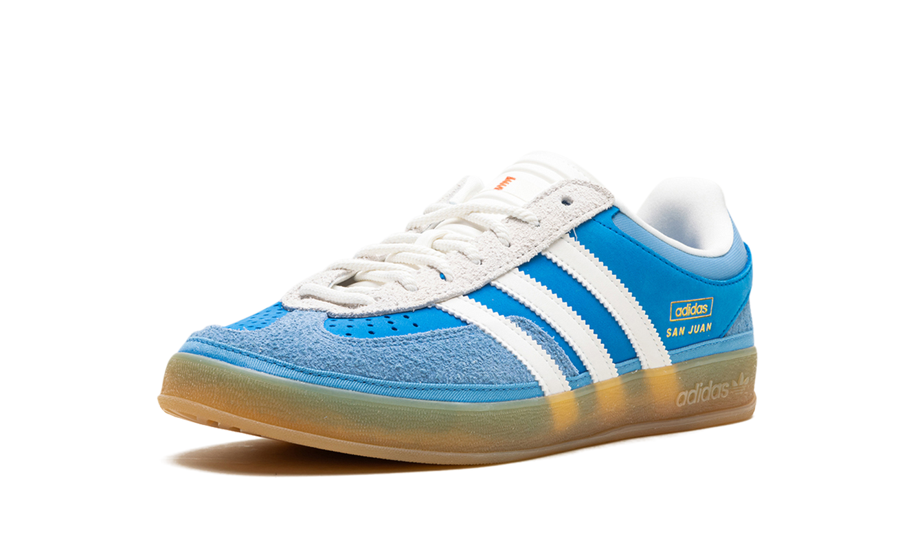 Sportieve Adidas Gazelle Indoor schoenen voor heren met Bad Bunny San Juan ontwerp, zwarte en witte details
