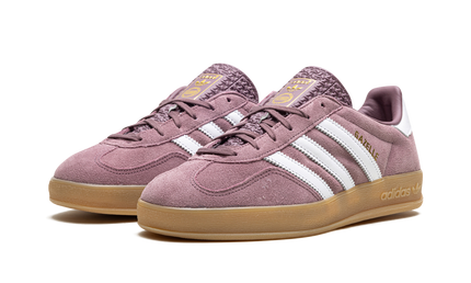Dames Adidas Gazelle Indoor schoenen in Shadow Fig kleur, comfortabele sport- en casual schoenen met wit en grijs design