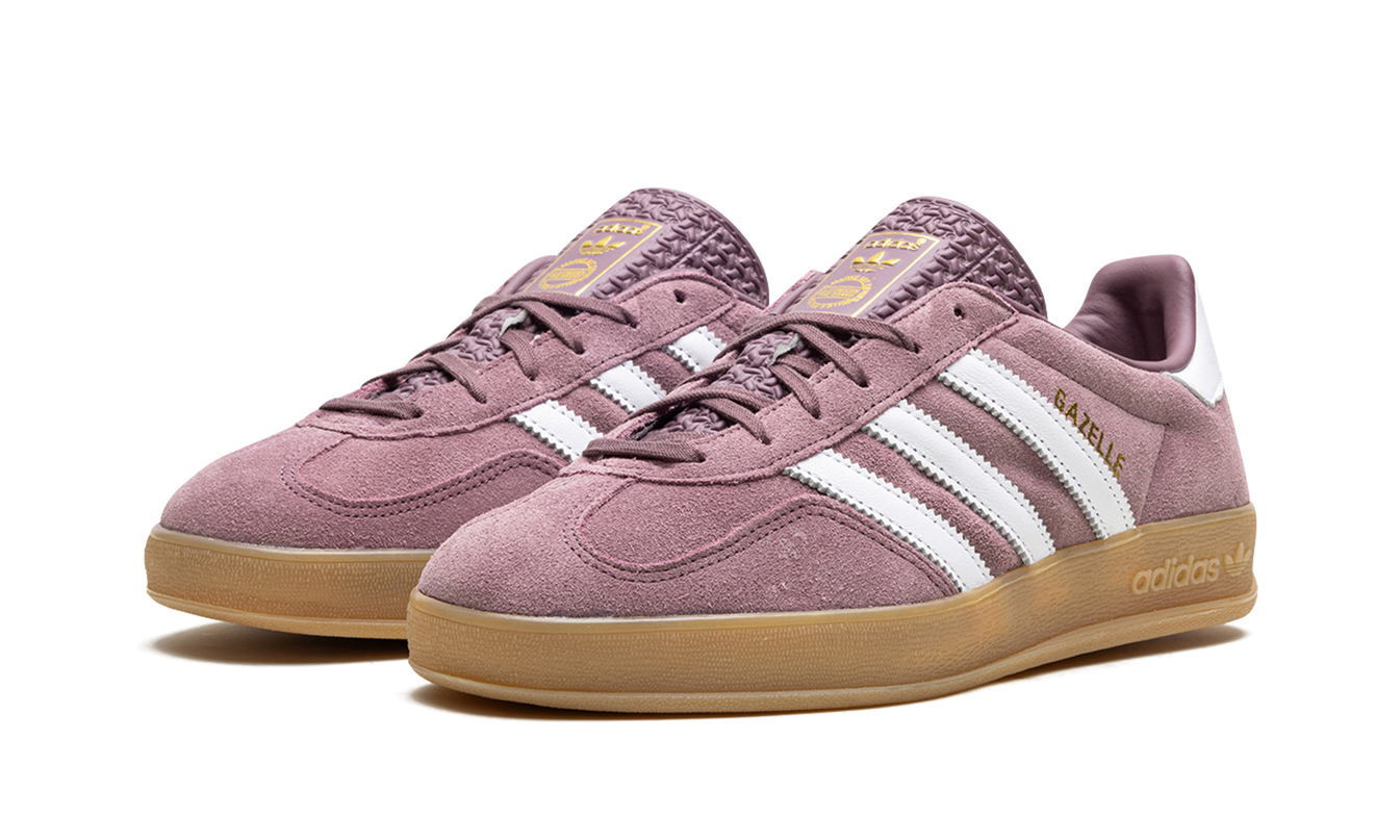 Dames Adidas Gazelle Indoor schoenen in Shadow Fig kleur, comfortabele sport- en casual schoenen met wit en grijs design