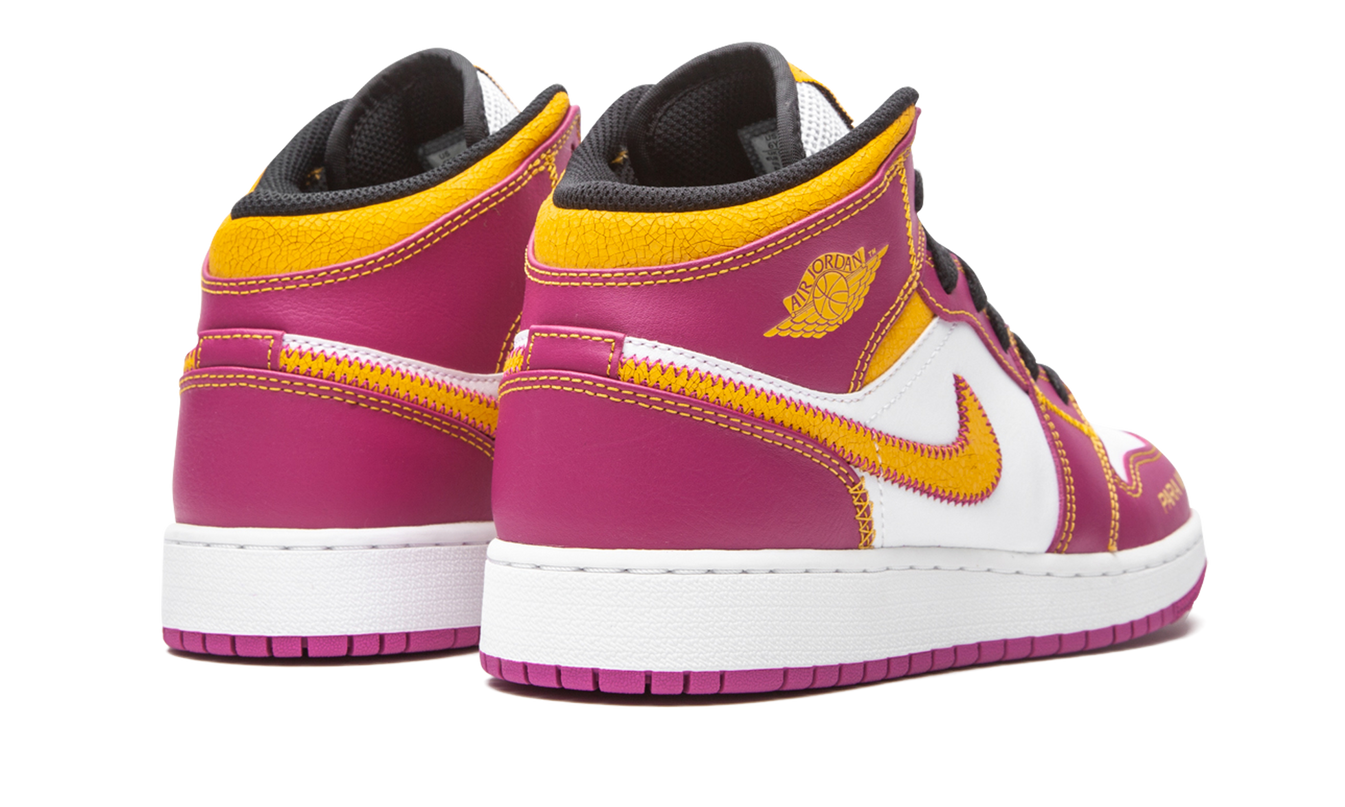 Air Jordan 1 Mid DOD GS schoenen met kleurrijk Day of the Dead ontwerp en zwarte details, geschikt voor jongens en meisjes.