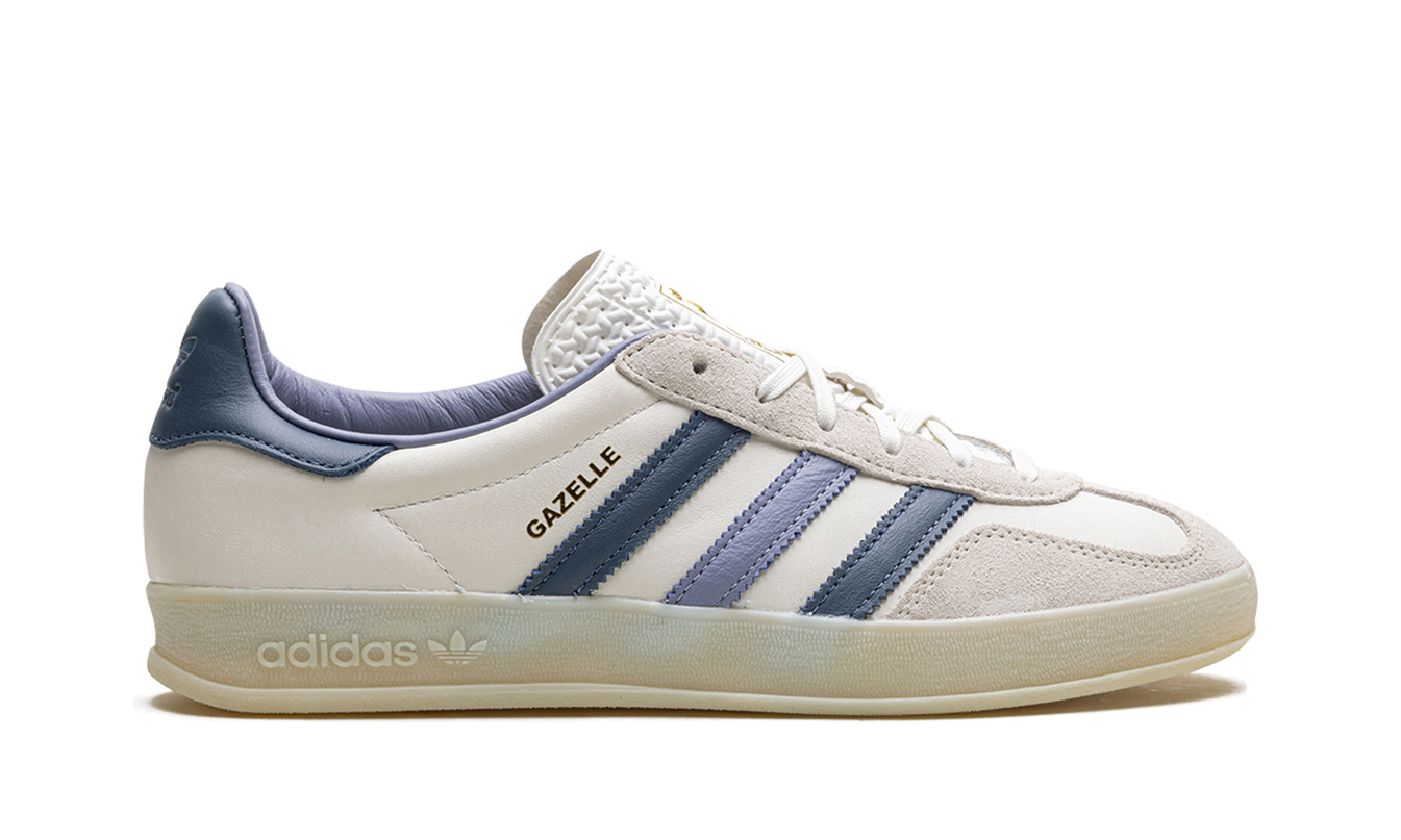 Adidas Gazelle indoor schoenen voor heren, rood en wit, met leren bovenwerk en sportieve stijl.