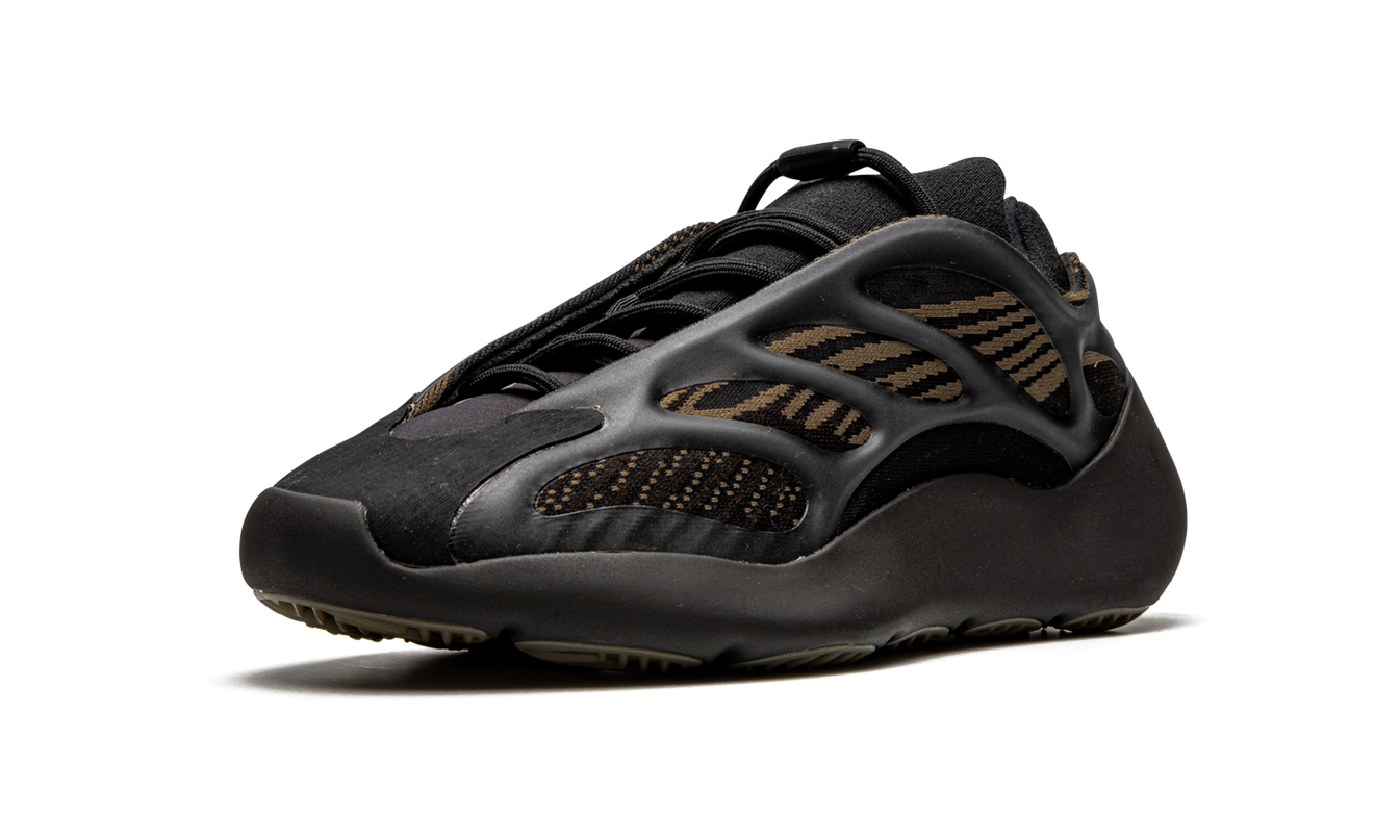 Dames sneakers Yeezy 700 V3 "Clay Brown" in bruin met gedetailleerde ontwerp en comfortabele pasvorm, zichtbaar op de afbeelding