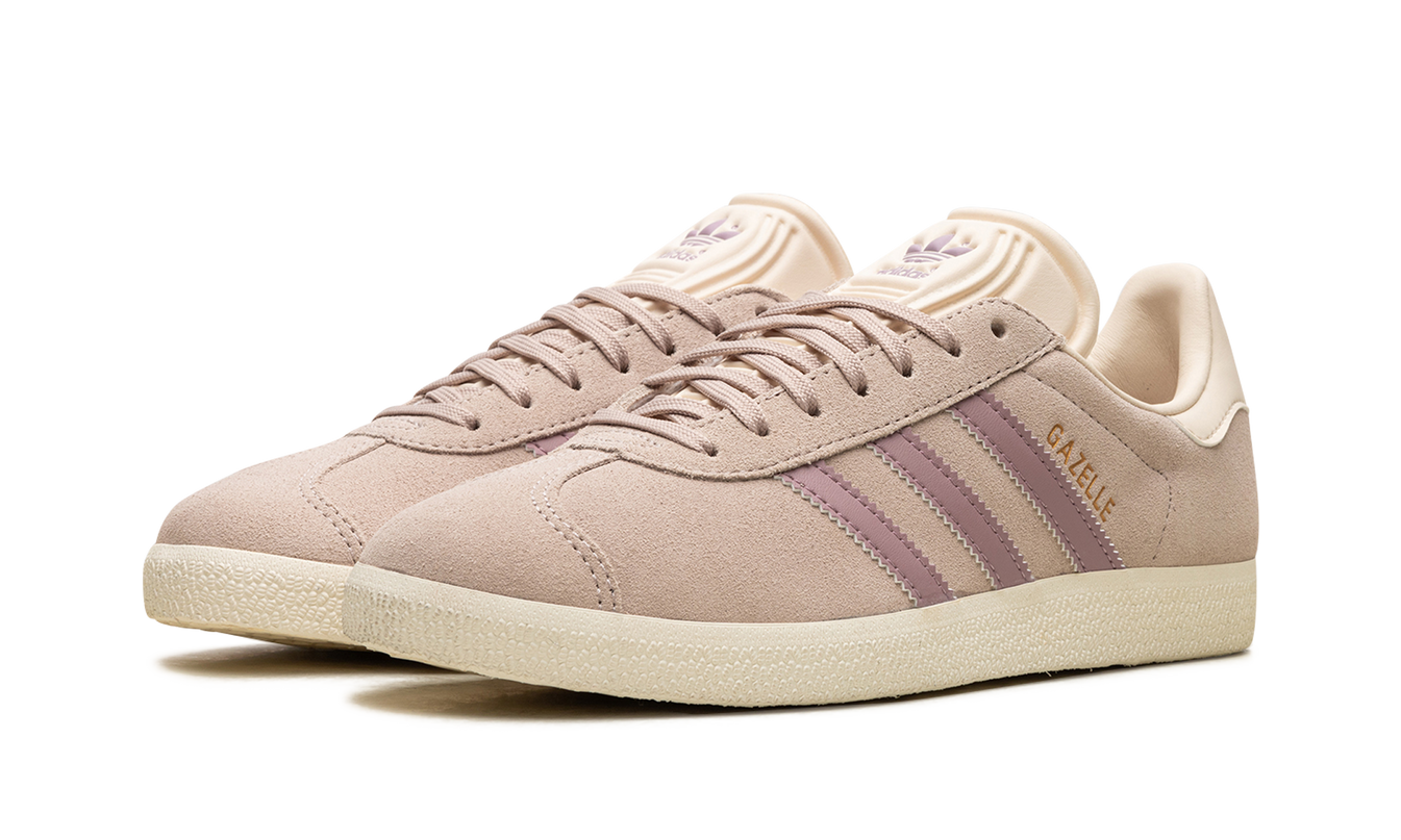 Dames Adidas Gazelle Wontau schoenen in roze en beige met witte zool, stijlvolle sneakers voor dames