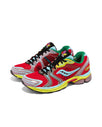 Sneakers van CAPE EXCLUSIVES met bloemenprint en groen details, ontworpen voor comfort en stijl, model ProGrid Triumph 4.