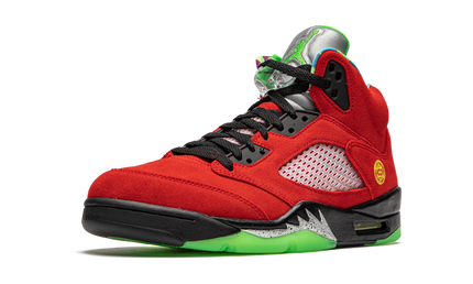 Air Jordan 5 Retro "What The" schoenen van Mijn winkel met kleurrijk design en details, close-up van de schoenen.