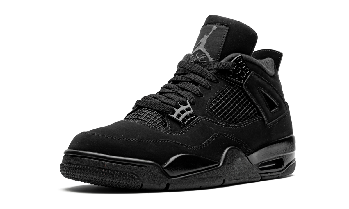 Zwarte Air Jordan 4 Retro "Black Cat 2020" sneakers van Mijn winkel, close-up van de schoenen met zwarte leren details