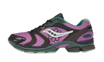 Sneakers van CAPE EXCLUSIVES, Saucony ProGrid Triumph 4 met bloemendetails en kleurrijk ontwerp, geschikt voor casual dragen.