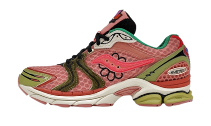 Sneakers van CAPE EXCLUSIVES, Saucony ProGrid Triumph 4 met bloemmotieven en kleurrijke details, ontworpen voor comfort en stijl.