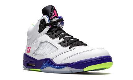 Lucht Jordan 5 Retro "Alternate Bel-Air" schoenen in zwart en paars met opvallende ontwerpdetails en Nike logo.