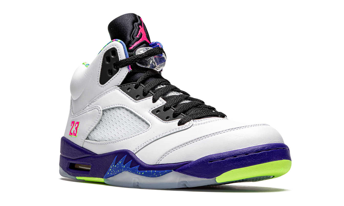 Lucht Jordan 5 Retro "Alternate Bel-Air" schoenen in zwart en paars met opvallende ontwerpdetails en Nike logo.