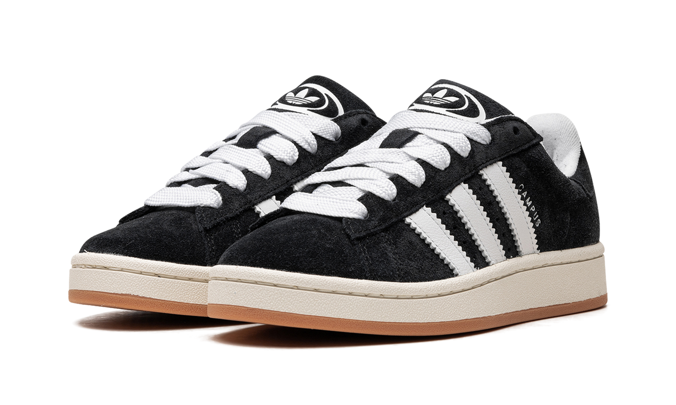 Zwarte Adidas Campus 00s schoenen voor heren, overzicht van het stijlvolle ontwerp en de sportieve uitstraling.
