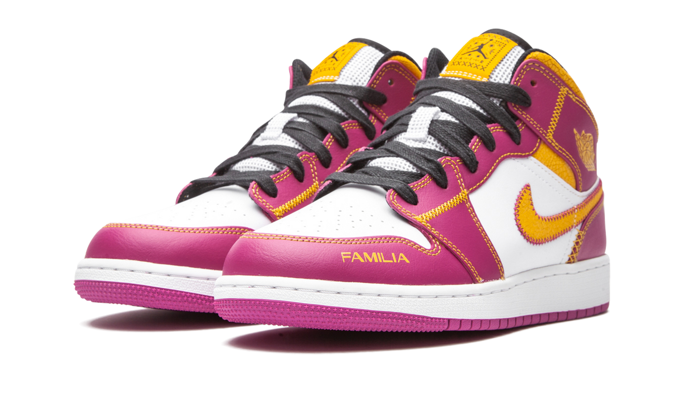 Sneakers Air Jordan 1 Mid DOD GS “Day of the Dead” met kleurrijke ontwerpen en details van het Mexicaanse feest.