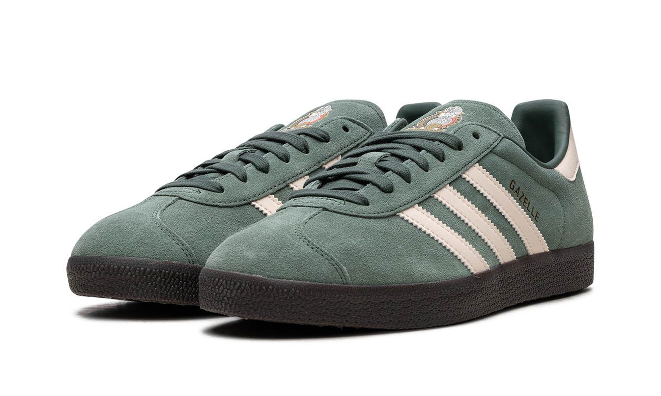 Lichte Adidas Gazelle "Mexico" schoenen in wit en rood met groene details, casual sneakers voor heren en dames