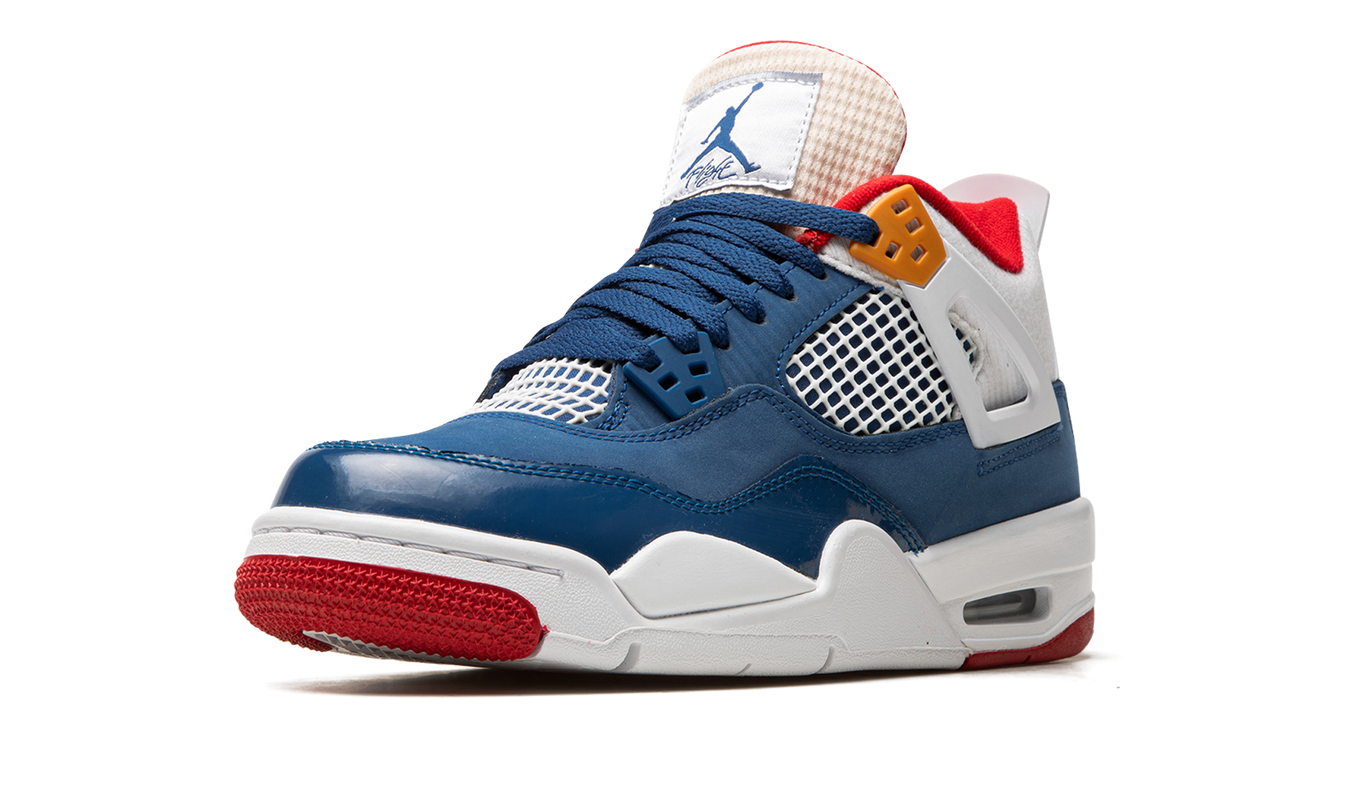 Lichte Air Jordan 4 GS schoenen met speelse, rommelige print en zwart-witte details, ontworpen door Mijn winkel.