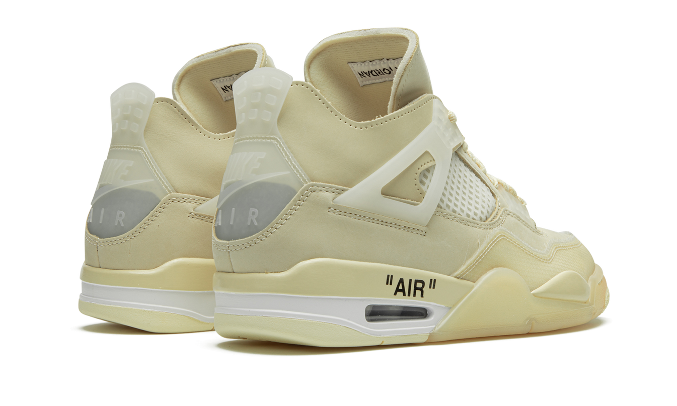 Witte Air Jordan 4 Retro SP WMNS schoenen met Off-White stijl en sail kleur, zichtbaar van de zijkant.