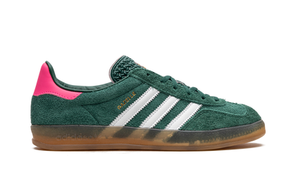 Dames Adidas Gazelle indoor schoenen in Collegiate Green en Lucid Pink, stijlvolle sportschoenen voor binnen.