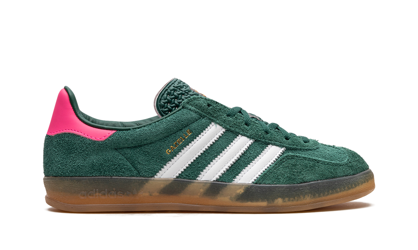 Dames Adidas Gazelle indoor schoenen in Collegiate Green en Lucid Pink, stijlvolle sportschoenen voor binnen.