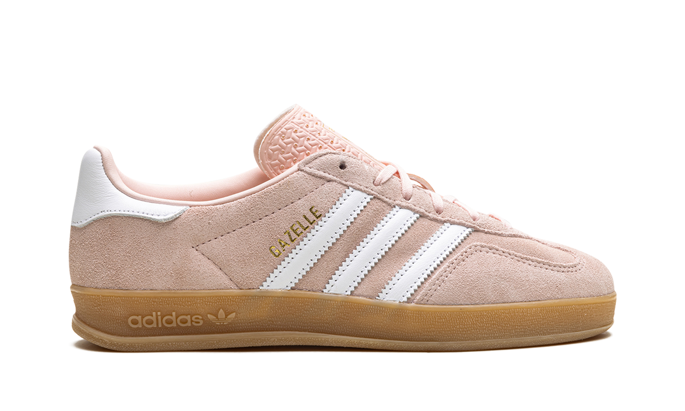 Dames Adidas Gazelle Indoor schoenen in Sandy Pink, roze en beige kleur, binnen schoenen voor dames, zichtbare details en ontwerp