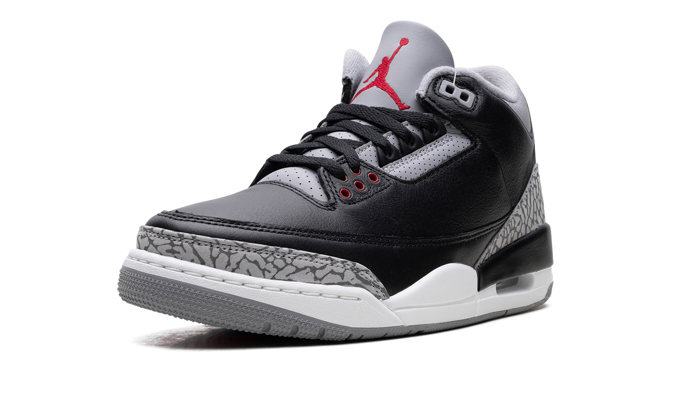 Zwarte Air Jordan 3 sneakers met cementkleurige details en witte zool, sportieve schoenen van Mijn winkel