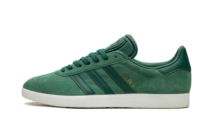 Dames Adidas Gazelle "Tech Forest" schoenen in groen met witte details, sneakers met suède bovenwerk en witte zool.