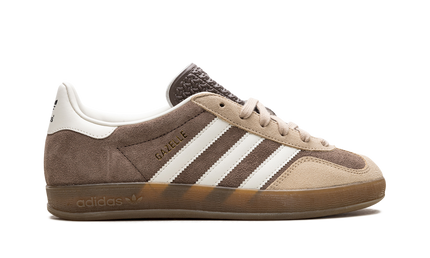 Adidas Gazelle Indoor schoenen in Earth Strata Magic Beige, stijlvolle beige sneakers voor binnengebruik, met witte zool en zachte materialen