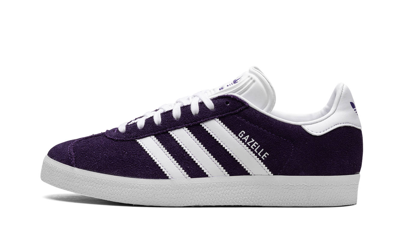 Donkerpaar Adidas Gazelle schoenen in rijke paarstint met witte zool en merklogo, geschikt voor casual draagstijl.