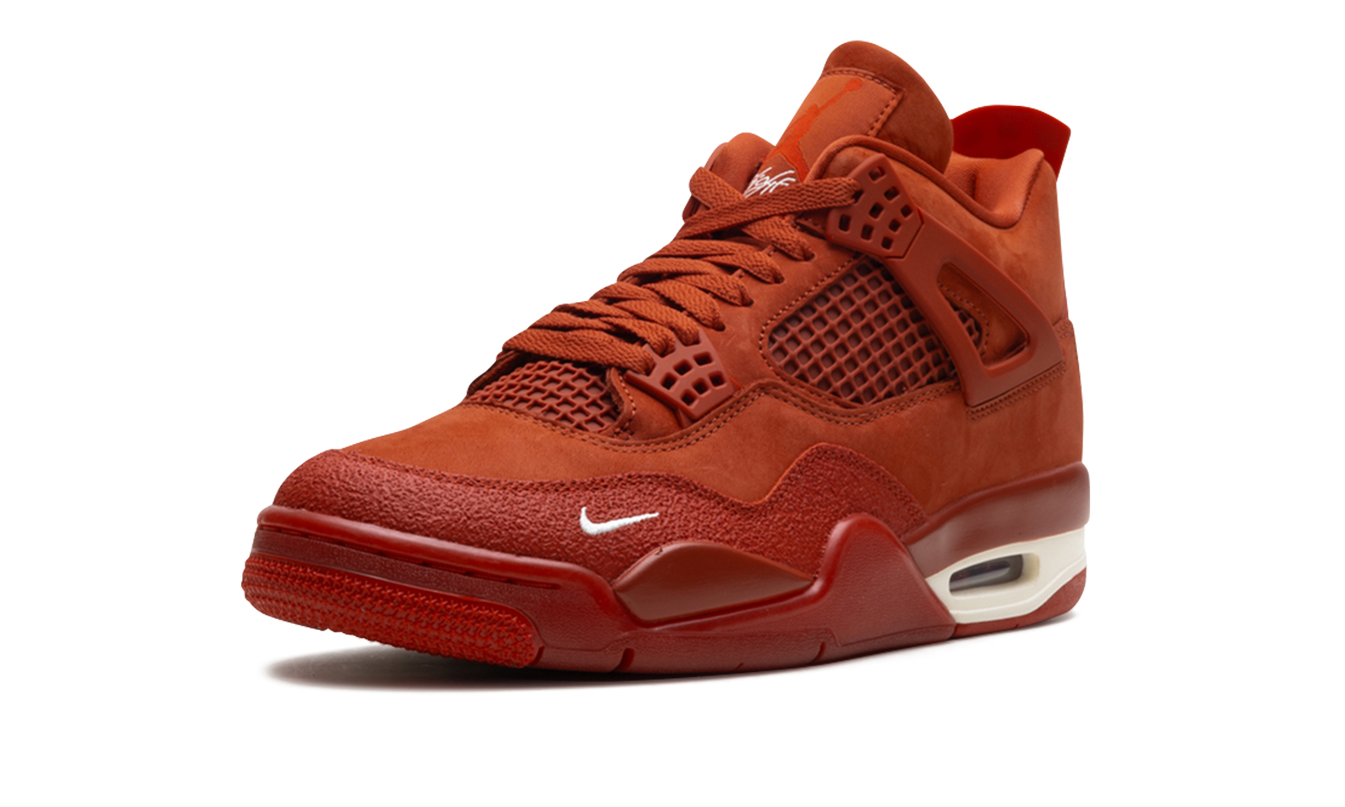 Air Jordan 4 OG schoenen van Mijn winkel, zwart en rood ontwerp met gedetailleerde stiknaden en branding zichtbaar.