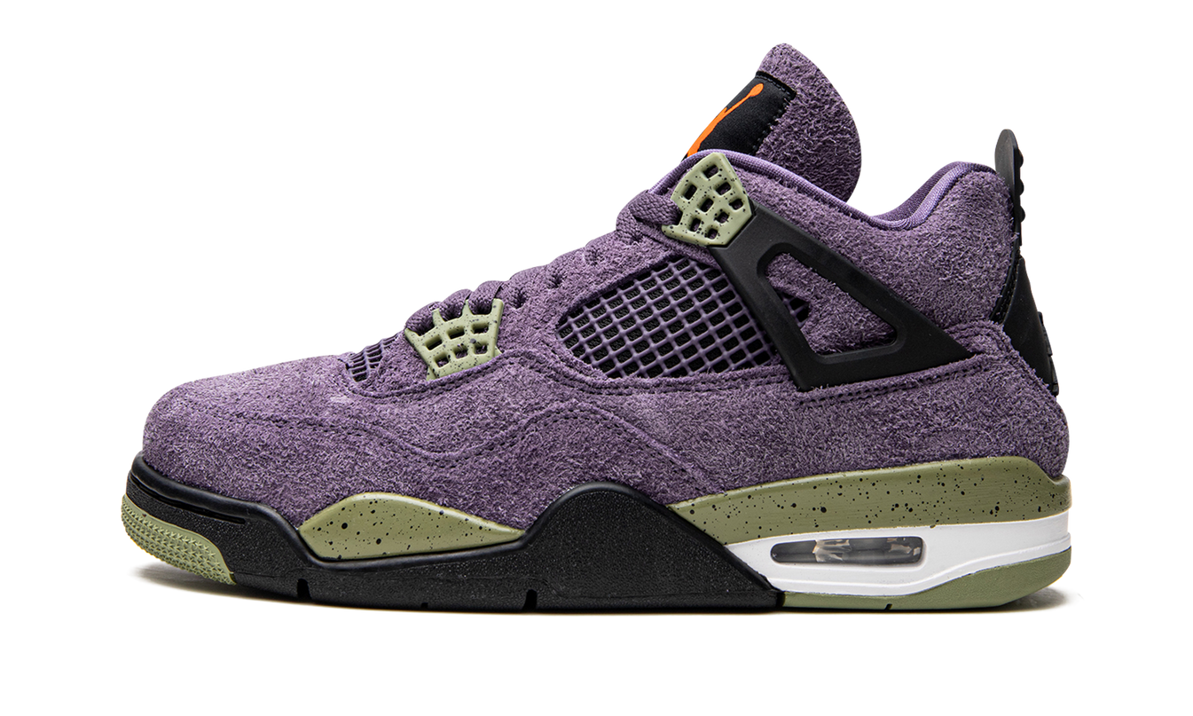 Lucht Jordan 4 WMNS "Canyon Purple" schoenen met paarse en grijze details, zichtbaar op de afbeelding.