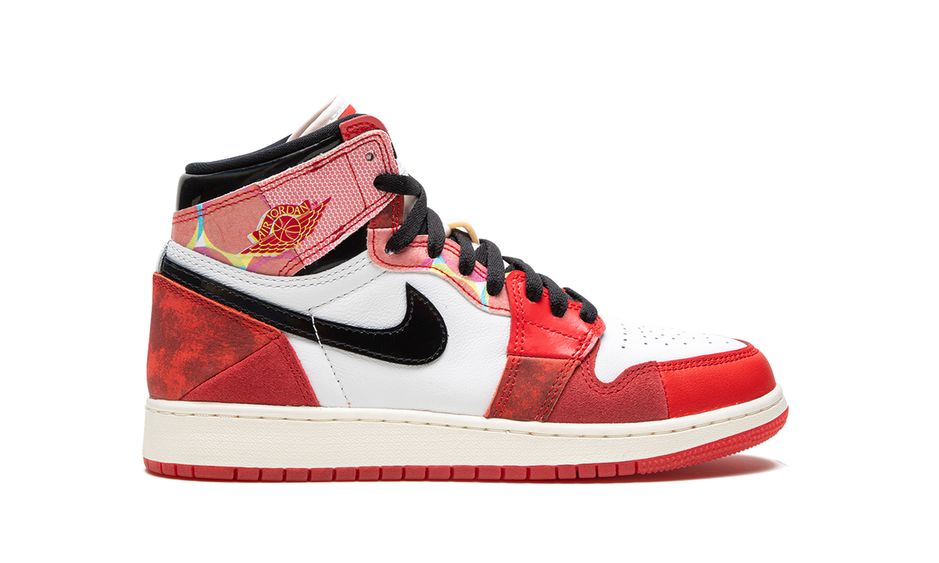 Lucht Jordan 1 High OG GS schoenen met Spider-Man Across the Spider-Verse ontwerp, zwart en rood met gedetailleerde grafische elementen