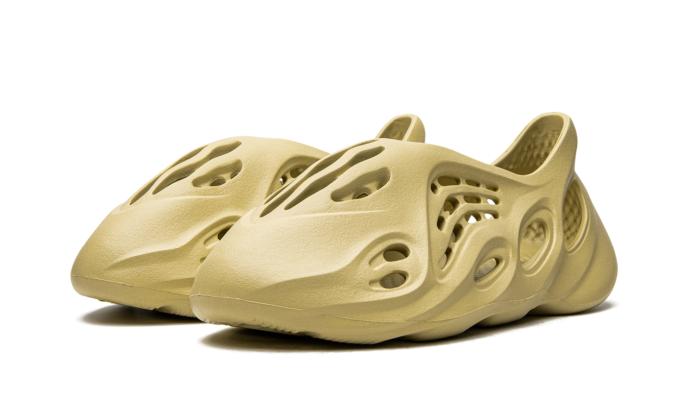 Yeezy Foam Runner "Sulfur"