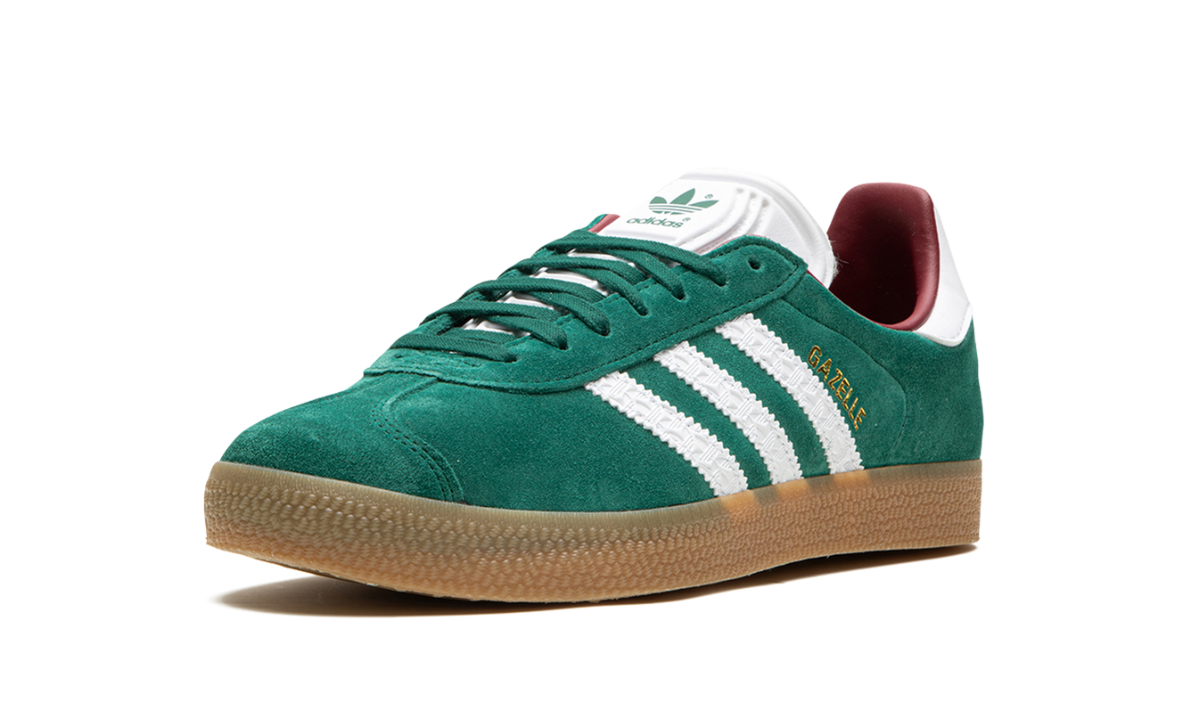 Adidas Gazelle schoenen in Collegiate Green met witte details, gemaakt van suède en leer, geschikt voor casual draagstijl