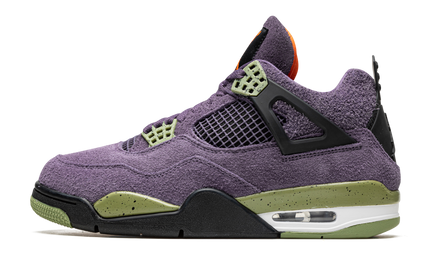 Lage Air Jordan 4 WMNS schoenen in Canyon Purple met paarse en witte details, zichtbaar in de afbeelding.