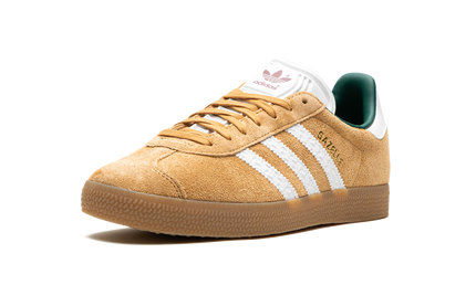 Adidas Gazelle Mesa sneakers in beige en bruin met witte zool en ademend materiaal zichtbaar op de afbeelding