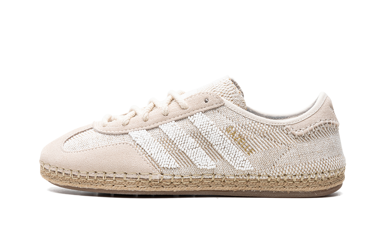 Adidas Gazelle schoenen van Mijn winkel in zwart leer met witte details, zichtbaar van de zijkant.