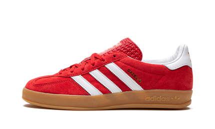 Adidas Gazelle Indoor schoenen in Scarlet Cloud en White, zwarte sportschoenen voor binnengebruik met witte en rode details